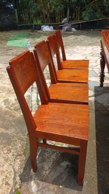 Bàn ăn gỗ Hương bộ 9 mónBàn ăn gỗ Hương bộ 9 món 5